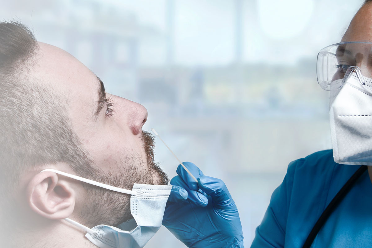 homme-fait-un-depistage-covid